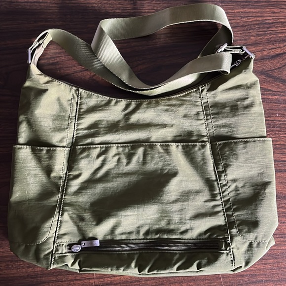 Baggalini Crossbody Zip-top bag - Green with Pink lining - Picture 3 of 10